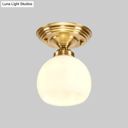 Lámpara de techo empotrada DecorBites™ Classic de 1 luz en latón, diseño globo/cono, para iluminación de pasillos