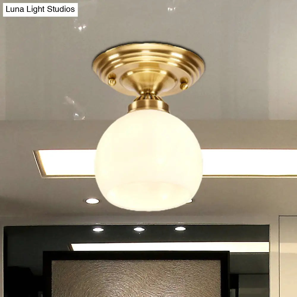 Lámpara de techo empotrada DecorBites™ Classic de 1 luz en latón, diseño globo/cono, para iluminación de pasillos