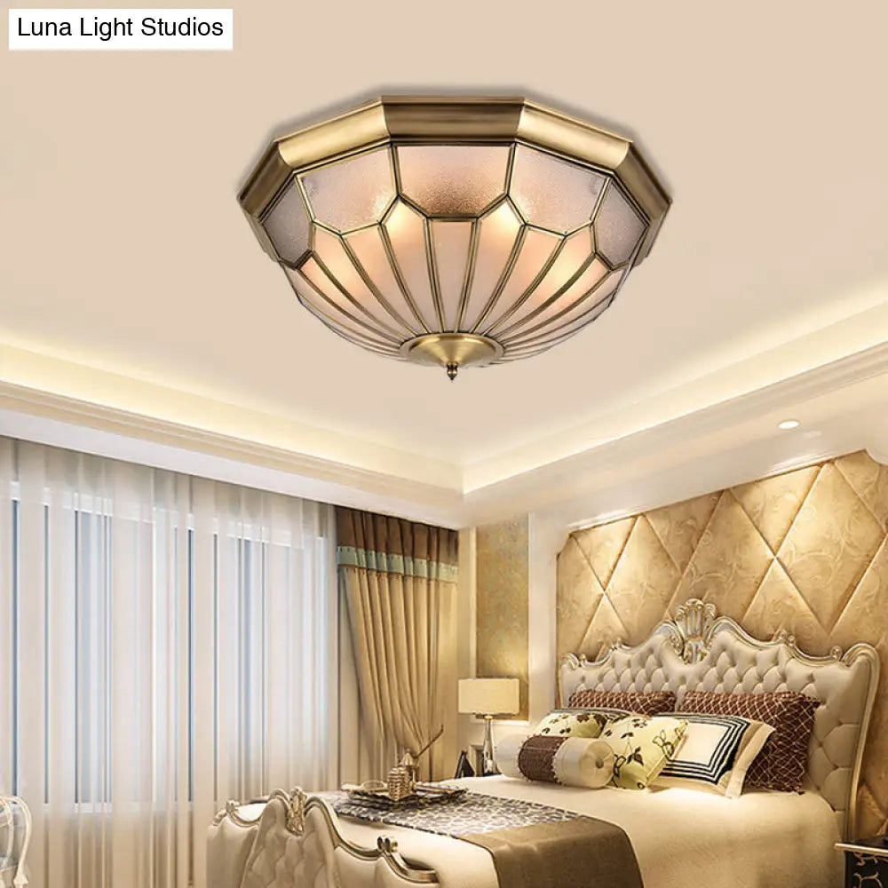 ثريا ديكوربايتس™ الكلاسيكية من النحاس الأصفر بستة مصابيح مع غطاء زجاجي مشطوف