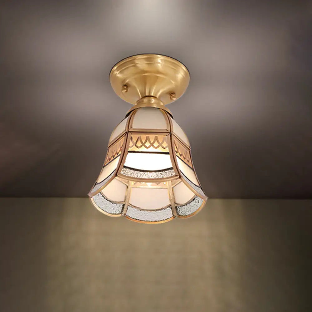 Lámpara de techo cónica clásica DecorBites™ de latón con cristal esmerilado - 5"/6.5" de ancho, 1 luz, estilo colonial para sala de estar