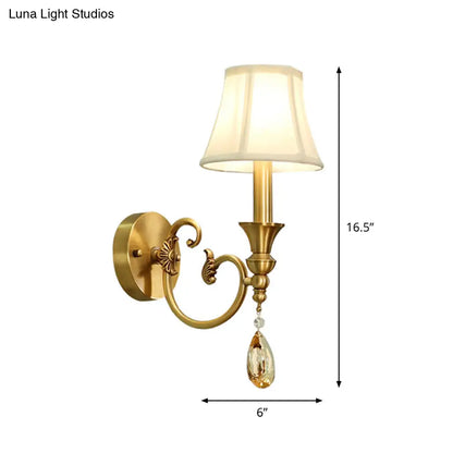 Aplique de pared clásico acampanado en dorado con colgante de cristal - Lámpara de tela de media luz