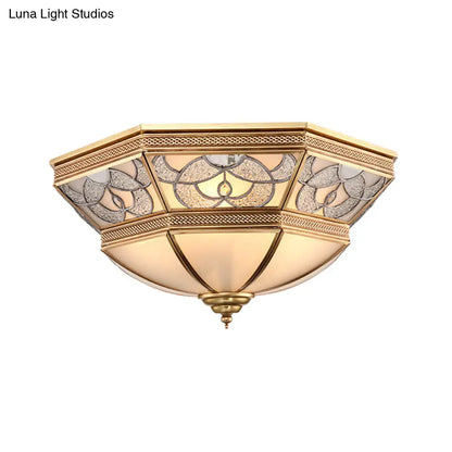 Lámpara de techo DecorBites™ Classic de cristal esmerilado con diseño abovedado - Acabado en latón, 4 luces