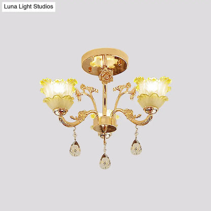 DecorBites™ DecorBites™ Lámpara de techo semiempotrada clásica dorada con cristal Lotus de 3 luces para comedor