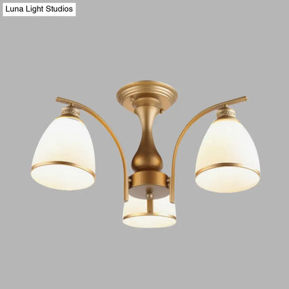 Lámpara de techo semiempotrada DecorBites™ Classic Gold con pantallas de cristal opalino – 3/5/8 luces para sala de estar