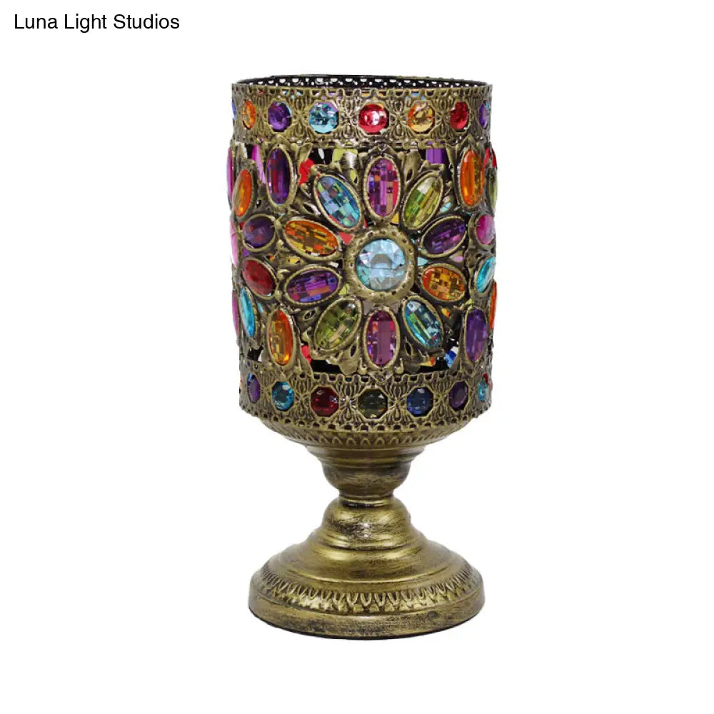 Lámpara de mesilla clásica de metal y latón para salón - Diseño cilíndrico con 1 bombilla