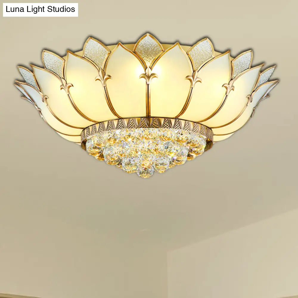 Lámpara de techo DecorBites™ Classic Opal Glass con diseño festoneado dorado - 6 luces para iluminación de sala de estar