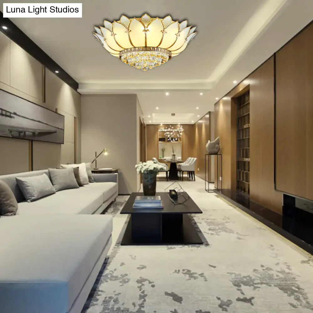 Lámpara de techo DecorBites™ Classic Opal Glass con diseño festoneado dorado - 6 luces para iluminación de sala de estar