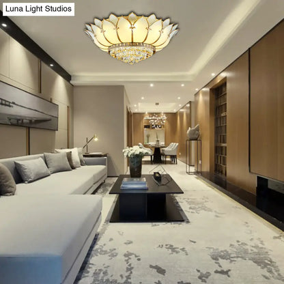 Lámpara de techo DecorBites™ Classic Opal Glass con diseño festoneado dorado - 6 luces para iluminación de sala de estar