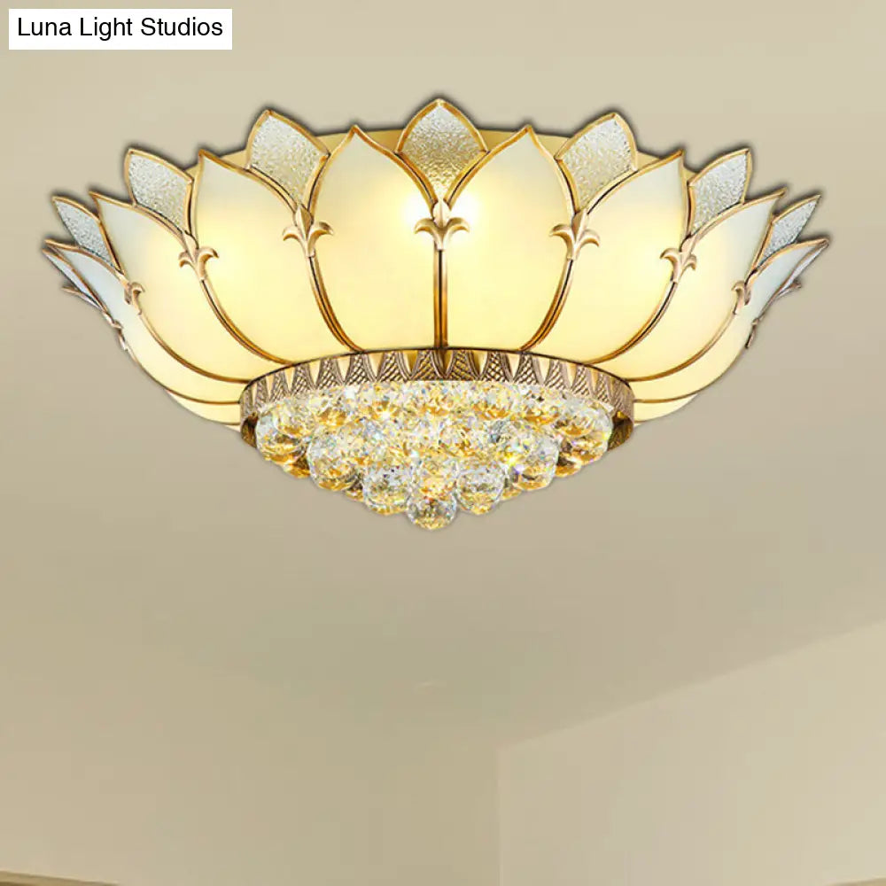 Lámpara de techo DecorBites™ Classic Opal Glass con diseño festoneado dorado - 6 luces para iluminación de sala de estar