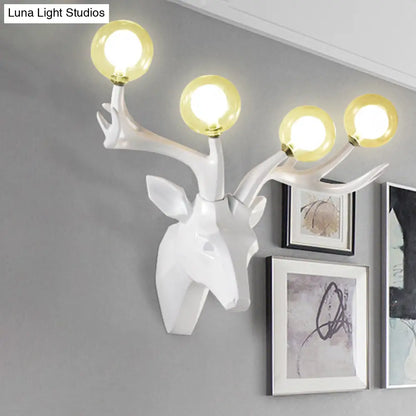 Aplique de pared clásico con forma de ciervo Sika y pantalla de cristal transparente - 4 cabezales, resina negra/blanca/azul, para iluminación de salón