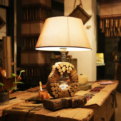 Lámpara de mesa de noche clásica cónica - 1 luz, de tela, color marrón con base de madera