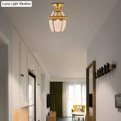 ديكوربايتس™ فانوس زجاجي شفاف مشطوف لغرفة النوم - مصباح سقف نحاسي كولونيالي بمصباح واحد