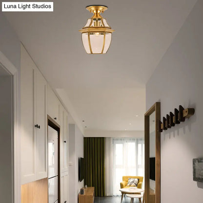 ديكوربايتس™ فانوس زجاجي شفاف مشطوف لغرفة النوم - مصباح سقف نحاسي كولونيالي بمصباح واحد