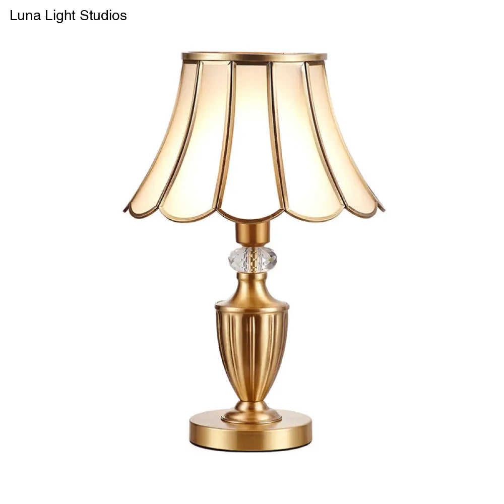 Colonial Gold Table Lamp: Scalloped/Flared Metal Base, 1-Light Night Lighting for Bedroom