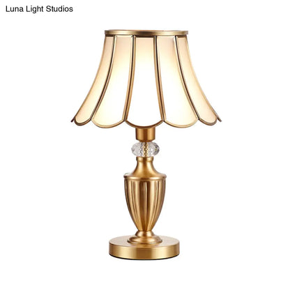 Colonial Gold Table Lamp: Scalloped/Flared Metal Base, 1-Light Night Lighting for Bedroom