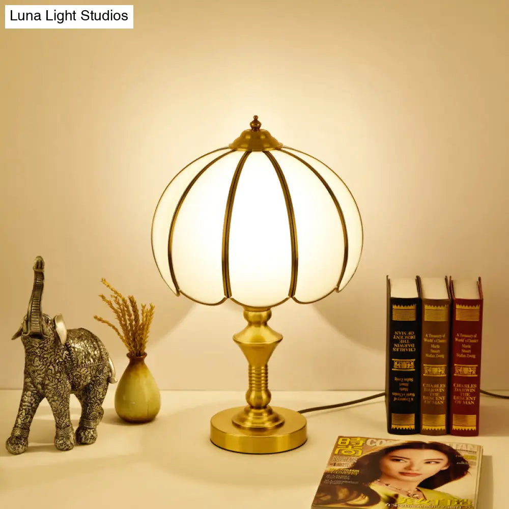 Colonial Gold Table Lamp: Scalloped/Flared Metal Base, 1-Light Night Lighting for Bedroom