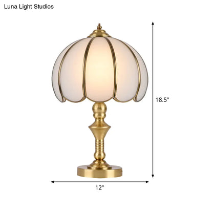 Colonial Gold Table Lamp: Scalloped/Flared Metal Base, 1-Light Night Lighting for Bedroom