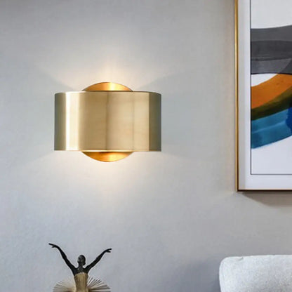 Colonial Style Gold Round Metal Wall Sconce with 1 Light - Living Room Lighting Fixture