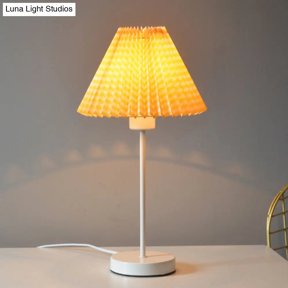 Colorful Folded Cartoon Night Light: Red/Yellow Paper Lamp for Reading with Round Iron Base