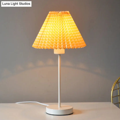 Colorful Folded Cartoon Night Light: Red/Yellow Paper Lamp for Reading with Round Iron Base