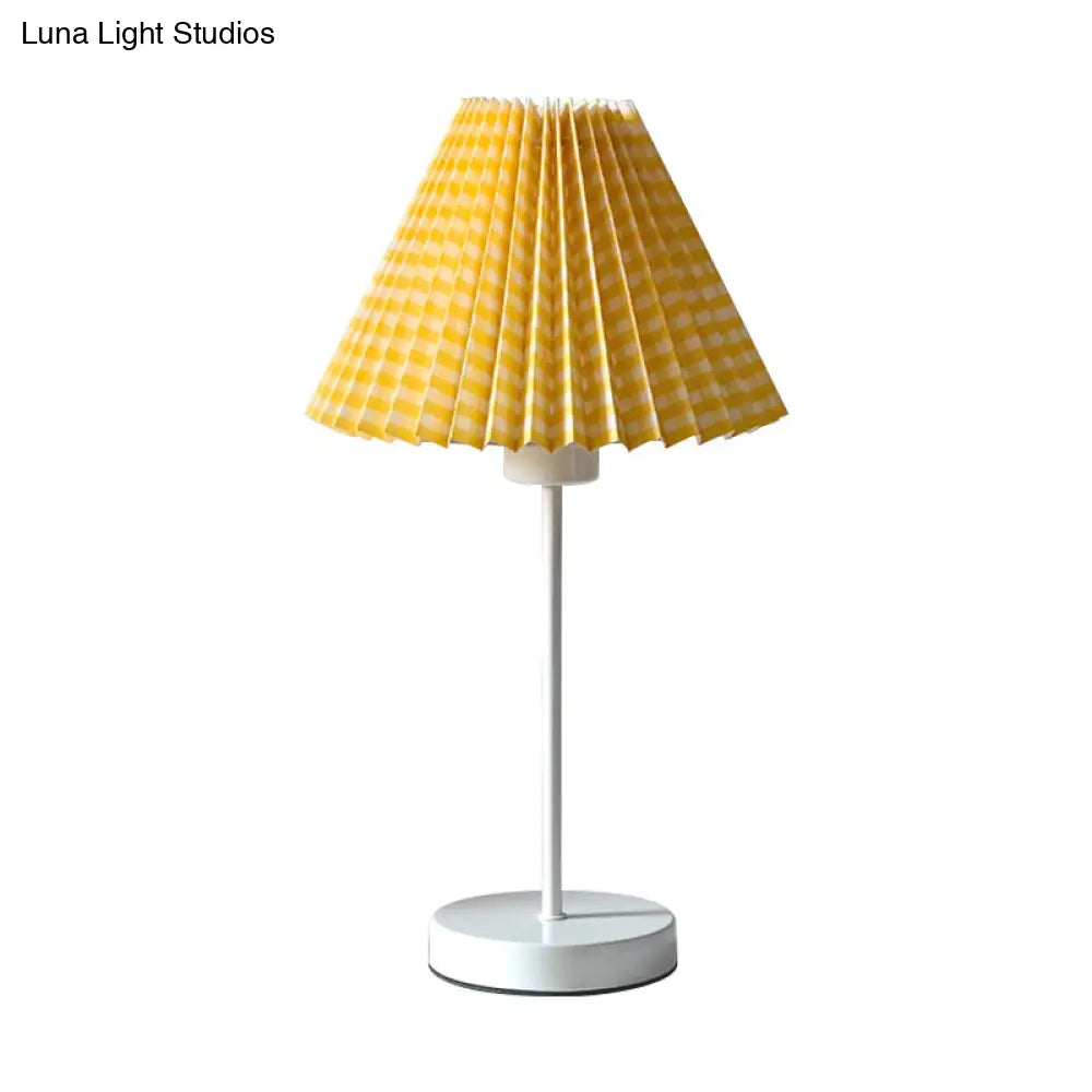 Colorful Folded Cartoon Night Light: Red/Yellow Paper Lamp for Reading with Round Iron Base