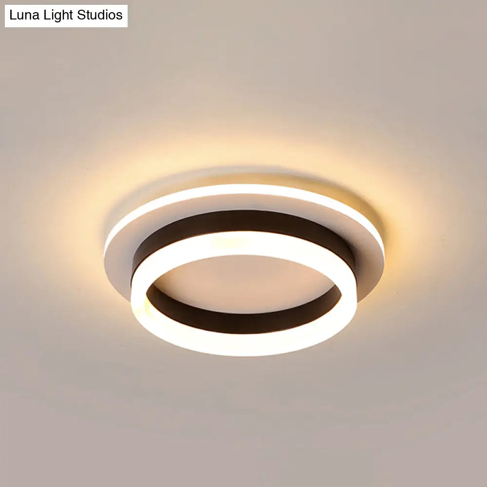 Lámpara de techo LED compacta de metal DecorBites™ con difusor acrílico - Diseño minimalista