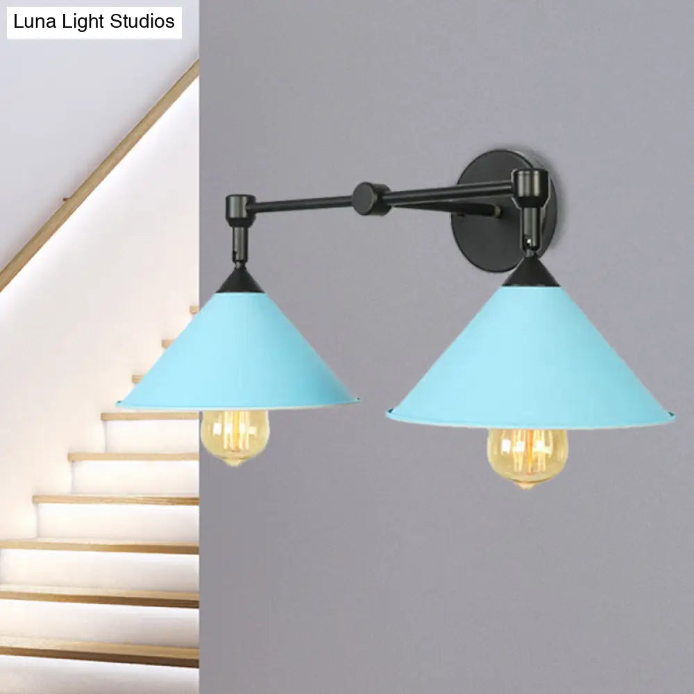 Aplique de pared antiguo de metal con forma de cono y dos luces para salas de estar y comedores