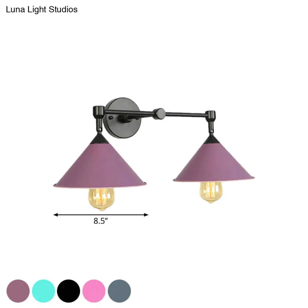 Aplique de pared antiguo de metal con forma de cono y dos luces para salas de estar y comedores