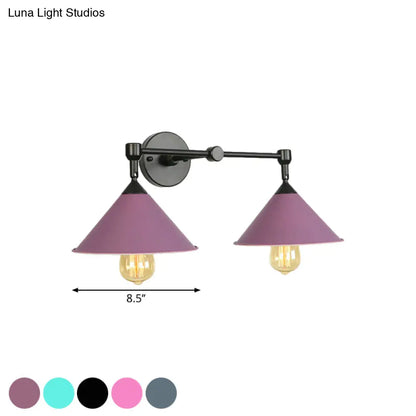 Aplique de pared antiguo de metal con forma de cono y dos luces para salas de estar y comedores