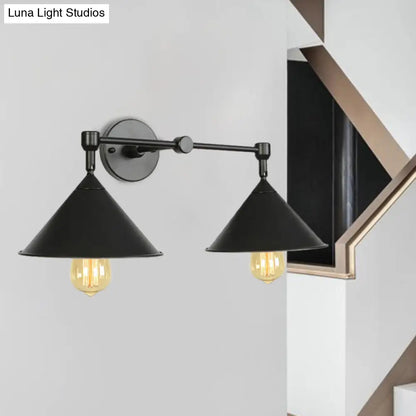 Aplique de pared antiguo de metal con forma de cono y dos luces para salas de estar y comedores