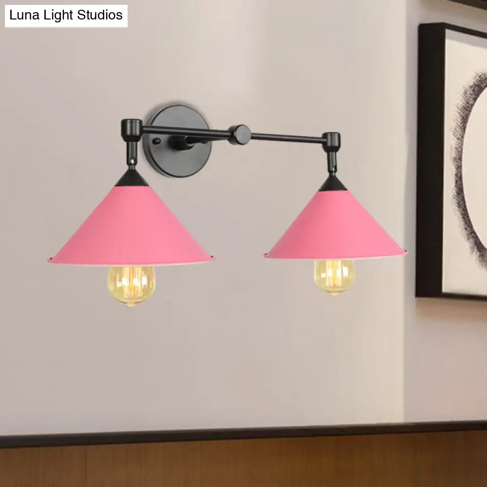 Aplique de pared antiguo de metal con forma de cono y dos luces para salas de estar y comedores