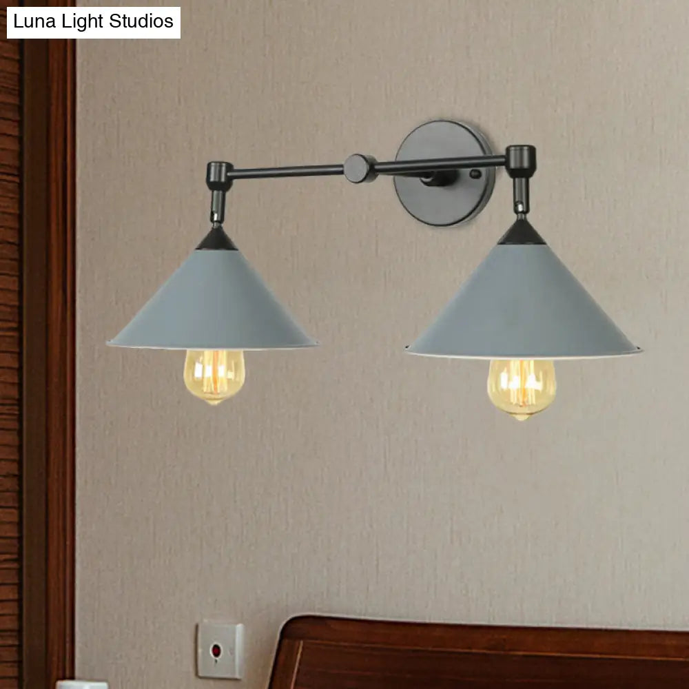 Aplique de pared antiguo de metal con forma de cono y dos luces para salas de estar y comedores