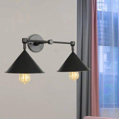 Aplique de pared antiguo de metal con forma de cono y dos luces para salas de estar y comedores