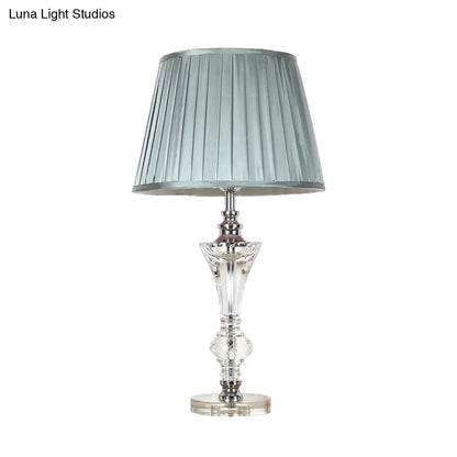 Lámpara de noche cónica de tela en rosa/azul/beige con base de cristal - Lámpara de mesa de un solo cabezal