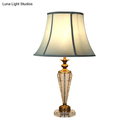 Lámpara de escritorio cónica de tela: Lámpara de lectura de cristal tallado a mano en azul