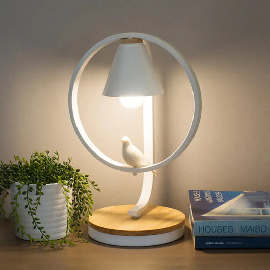 Lámpara de escritorio cónica de metal con luz de lectura decorativa moderna en forma de paloma, color blanco - Perfecta para dormitorios