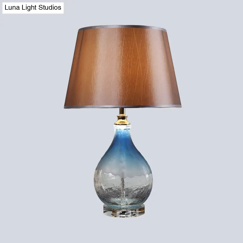 Lámpara de mesilla de noche cónica - Luz de lectura modernista de tela en color café oscuro