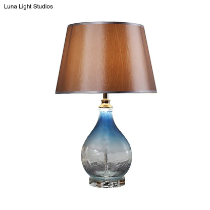 Lámpara de mesilla de noche cónica - Luz de lectura modernista de tela en color café oscuro