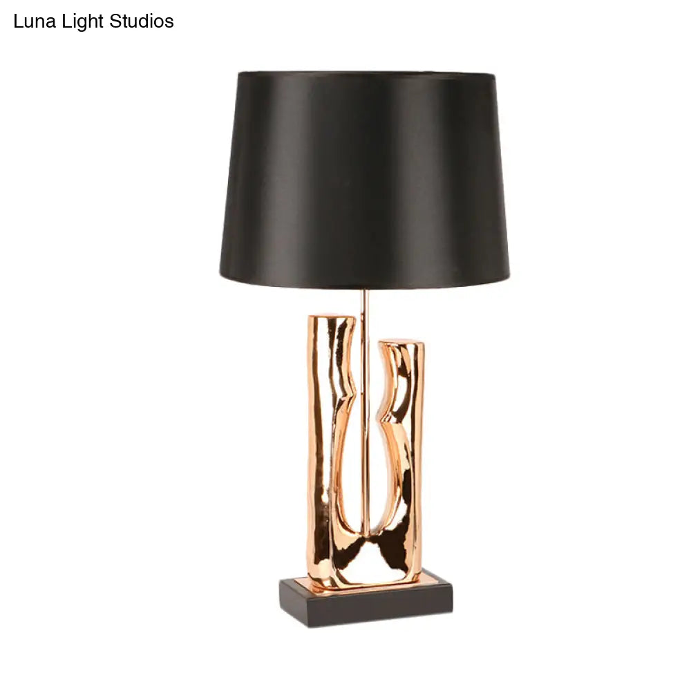 Contemporary 1-Head Black Barrel Fabric Table Light – Creative Desk Lamp for Bedroom