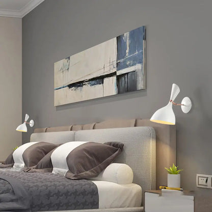 Aplique de pared DecorBites™ contemporáneo de 1 luz con pantalla metálica para mesilla de noche
