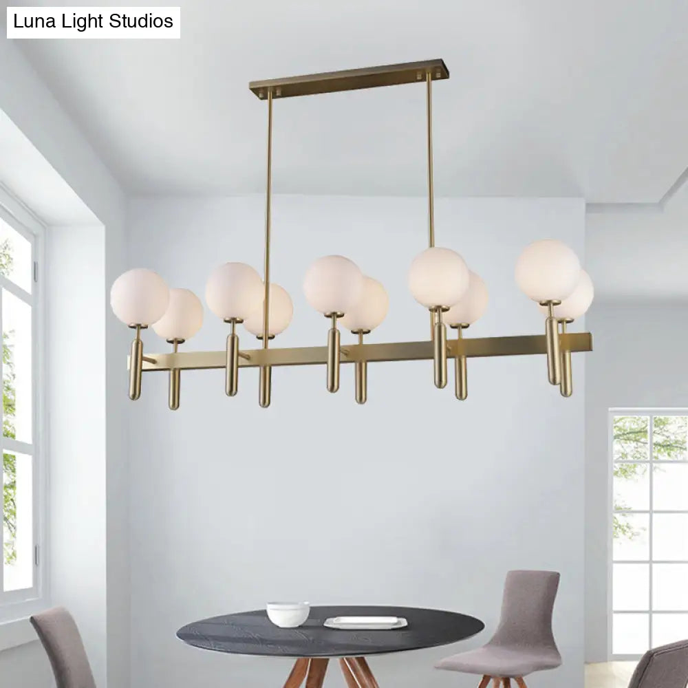 Lámpara colgante contemporánea DecorBites™ de 10 luces con diseño lineal dorado y pantallas de cristal blanco – Lámpara de techo para isla