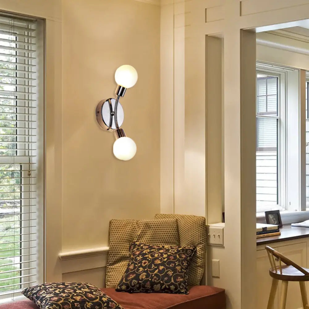 Aplique de pared DecorBites™ contemporáneo de 2 luces con iluminación LED cromada y pantalla de cristal blanco global