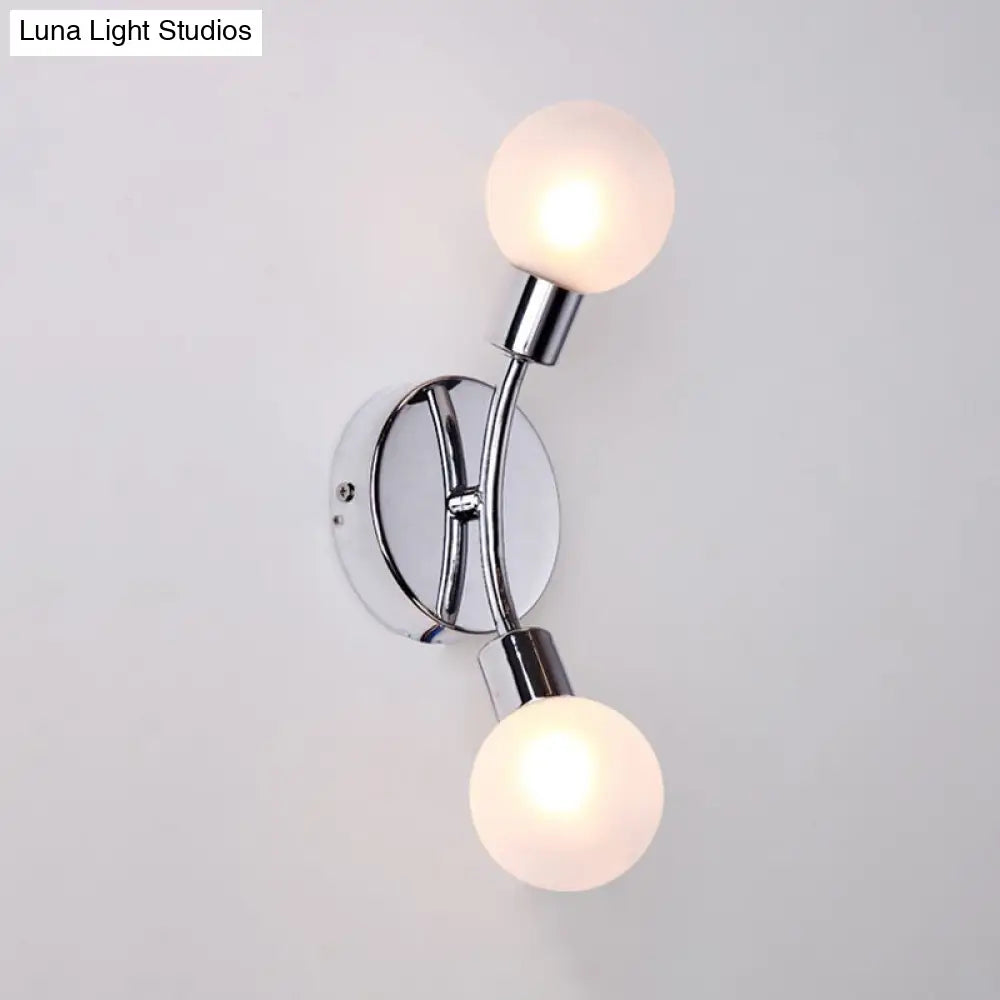 Aplique de pared DecorBites™ contemporáneo de 2 luces con iluminación LED cromada y pantalla de cristal blanco global