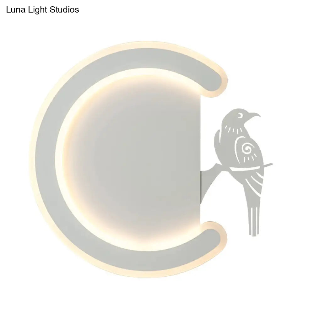 Aplique de pared contemporáneo DecorBites™ en forma de C de acrílico con diseño de pájaro – Lámpara LED de luz blanca cálida