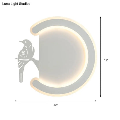 Aplique de pared contemporáneo DecorBites™ en forma de C de acrílico con diseño de pájaro – Lámpara LED de luz blanca cálida