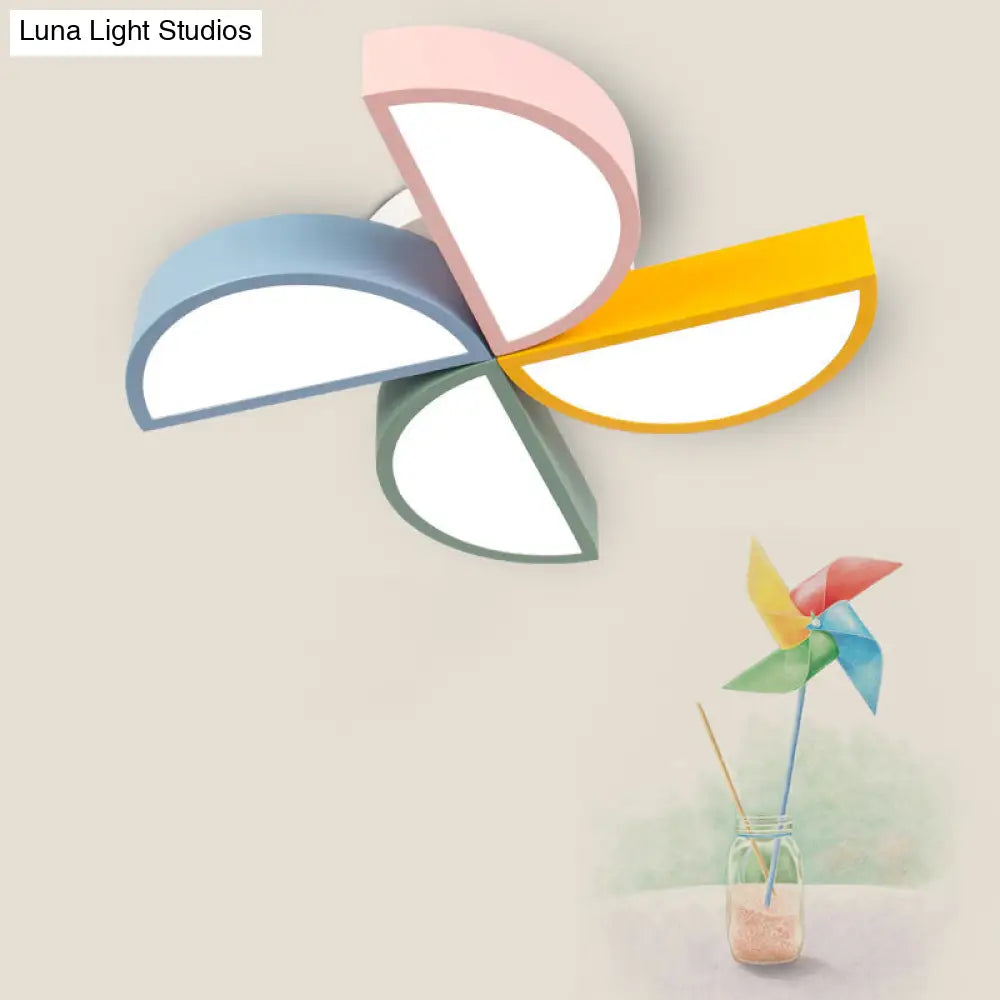 Lámpara de techo LED contemporánea DecorBites™ de acrílico blanco para dormitorio infantil