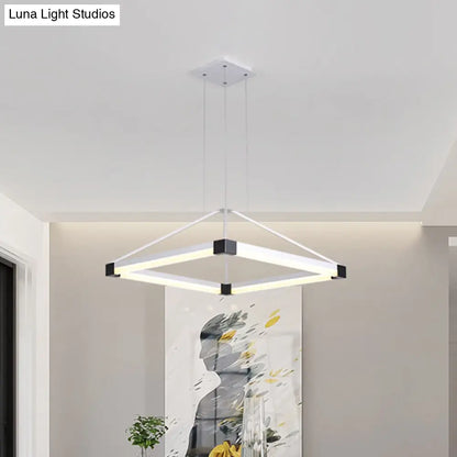 Lámpara colgante piramidal contemporánea de acrílico - 45,7 cm/60 cm de ancho - Blanco/Café - LED, luz blanca/cálida