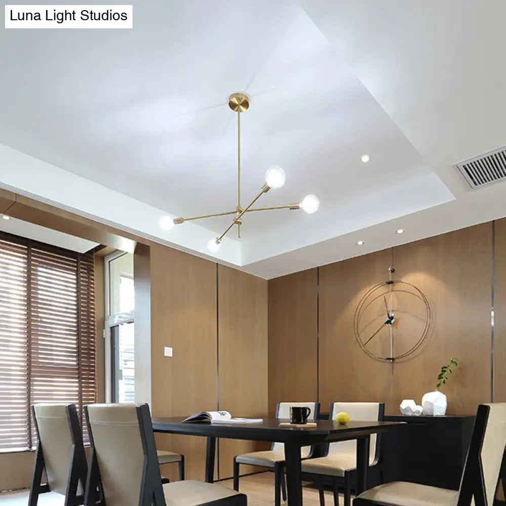 Lámpara de araña dorada ajustable contemporánea con pantalla de globo de cristal transparente - Iluminación colgante de 4 bombillas