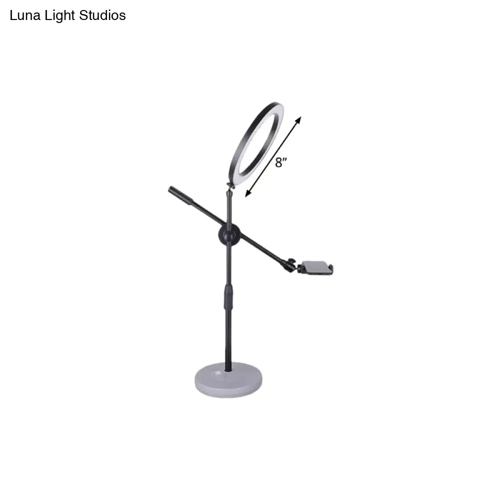 Lámpara de tocador LED ajustable contemporánea - Diseño redondo de metal en negro, 8" o 10" de ancho