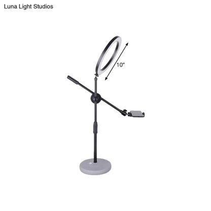 Lámpara de tocador LED ajustable contemporánea - Diseño redondo de metal en negro, 8" o 10" de ancho